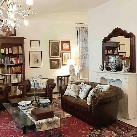 La Villa Bianca - Appartamento In Villa Sesto Fiorentino Bagian luar foto