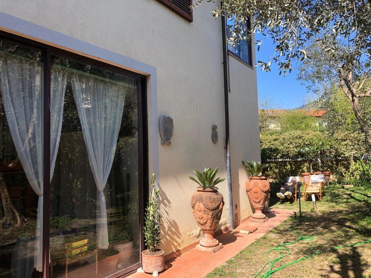 La Villa Bianca - Appartamento In Villa Sesto Fiorentino Bagian luar foto